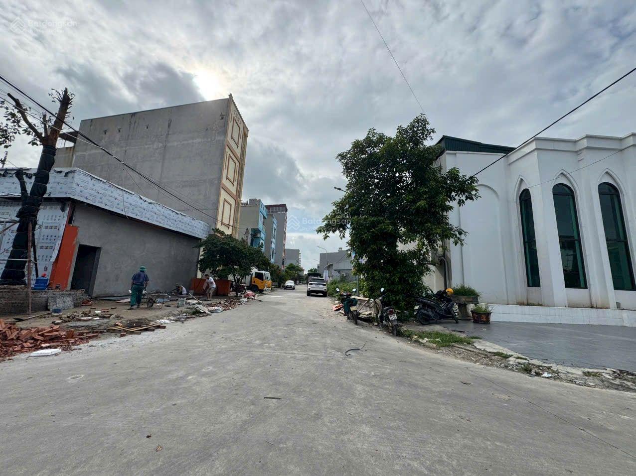 Chính chủ cần bán nhà 4 tầng tại làn 2 đường 24 Mao Lại Phường Phương Liễu tỉnh Bắc Ninh. DT 98m2