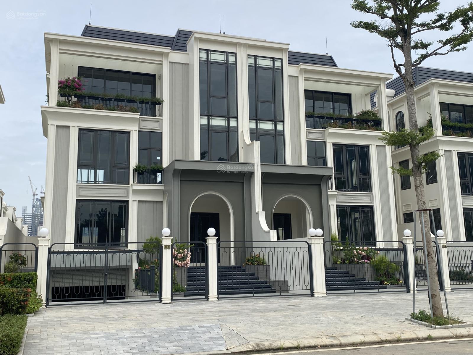 Hàng ngoại giao Ciputra Nguyễn Văn Huyên kéo dài: Hàng mới, căn đẹp giá rẻ khu P mới ra. Giá 40 tỷ Hàng ngoại giao Ciputra Nguyễn Văn Huyên kéo dài: Hàng mới, căn đẹp giá rẻ khu P mới ra. Giá 40 tỷ