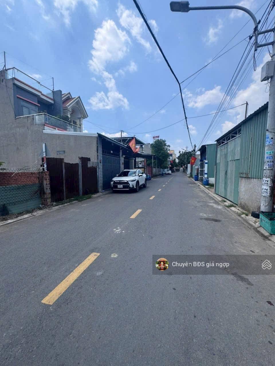 CHỦ NGỢP BANK BÁN LÔ ĐẤT Ở ĐÔNG CHIÊU - TÂN ĐÔNG HIỆP . DT 92M2. GIÁ CHỈ 2,55 TỶ SỔ HỒNG RIÊNG .