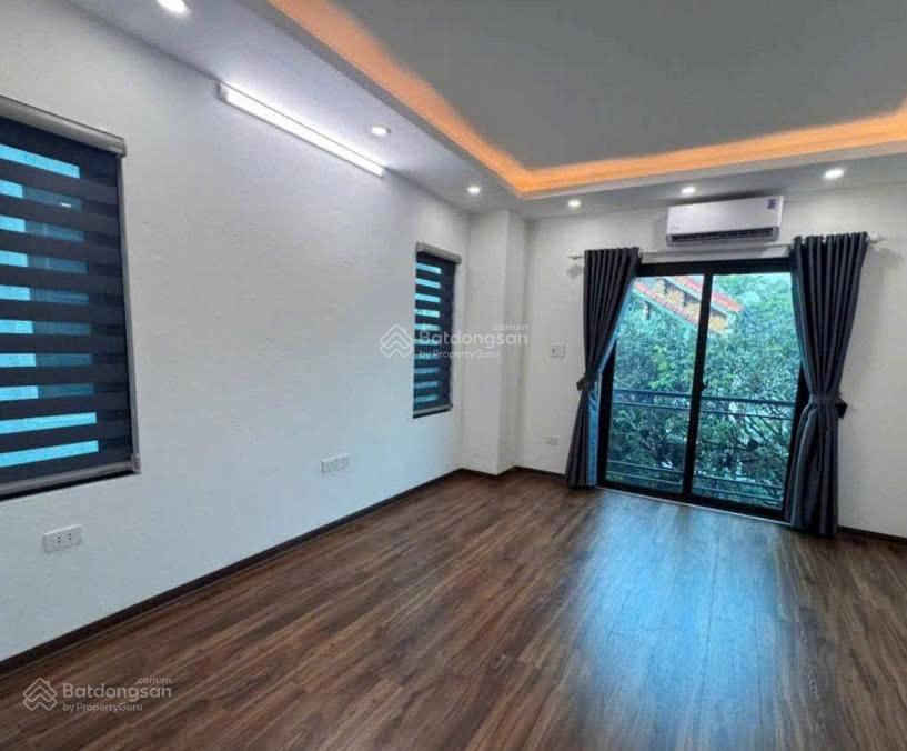 Bán gấp nhà Tây Mỗ, lô góc, ô tô, 33m2x5t, ngõ rộng thoáng, sát bãi ô tô, hàng xóm Vincom, chỉ 6 tỷ