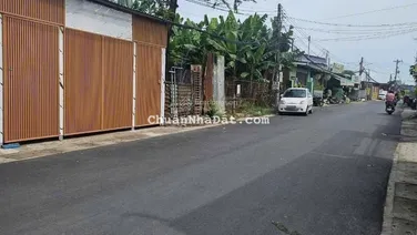 Bán đất tặng căn nhà 8x25m, nở hậu 9m, ngay sát KDC Phú Hòa 1. Giá chỉ: 6 tỷ 4 còn thương lượng