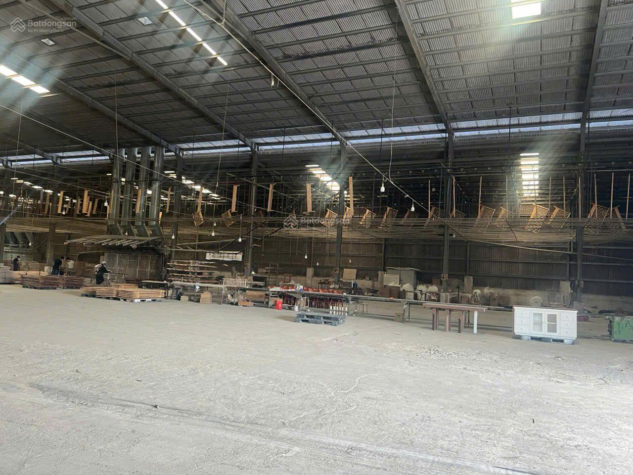 Chính chủ cần bán: Đất và nhà xưởng 11000m2 đất SKC. Bán: 70 tỷ