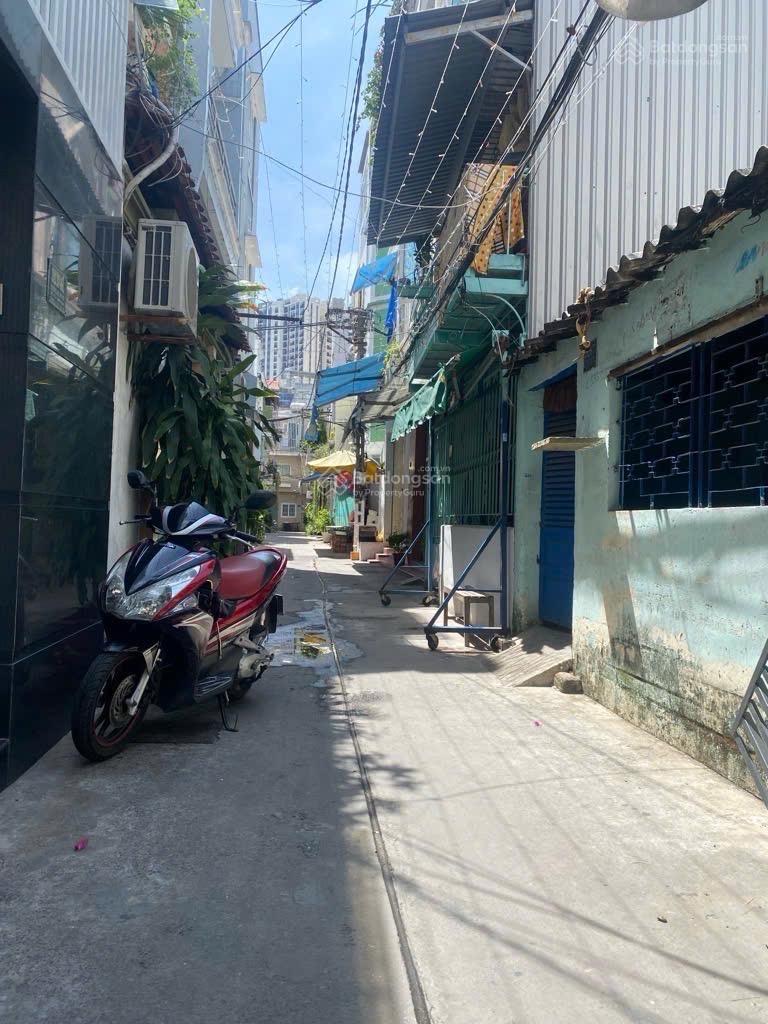 Bán đất có nhà nát Phường 12 Q10 ngay Hà Đô Centrosa 71m2 (5 x 14m) sát hẻm xe hơi giá 8.99 tỷ