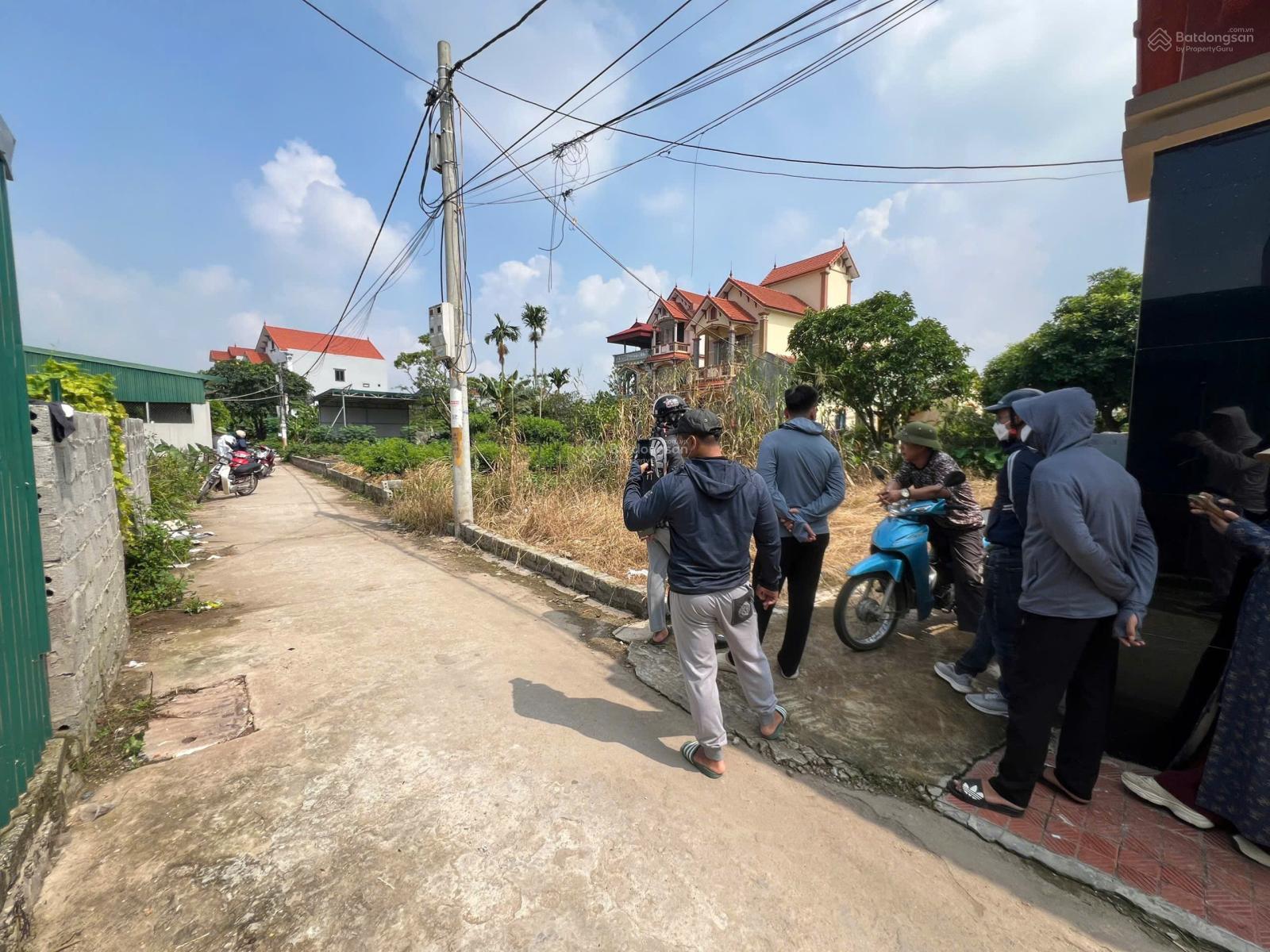 Lô góc siêu đẹp tại Thư Phú. Đường thông 4m hai xe tránh. Dân cư đông đúc Lô góc siêu đẹp tại Thư Phú. Đường thông 4m hai xe tránh. Dân cư đông đúc