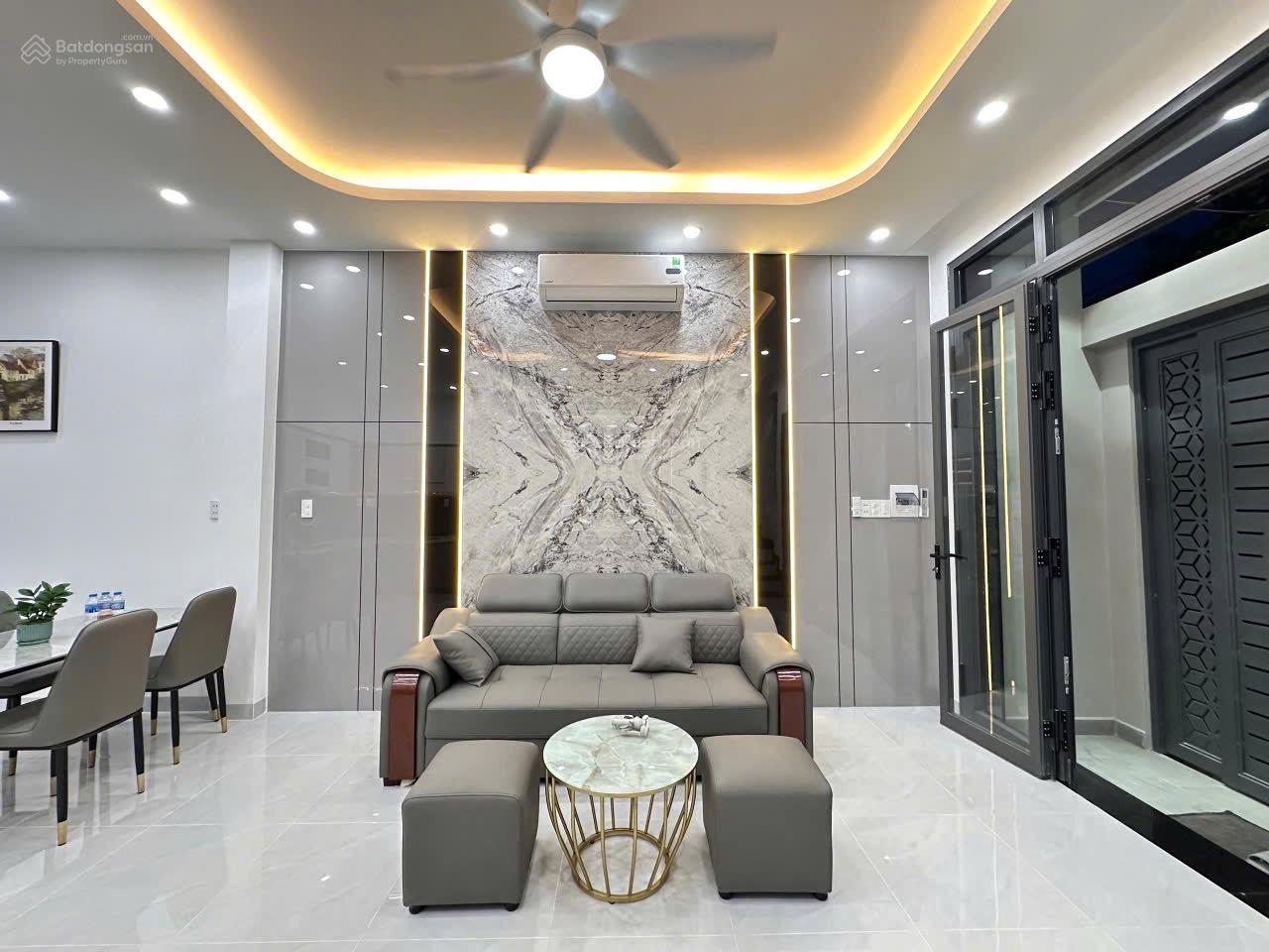 Siêu rẻ - nhà HXH đường Đoàn Thị Nghiệp, P5, Mỹ Tho. DT: 5x9 có 2PN hướng Nam giá 2,15 tỷ TL 9 chủ