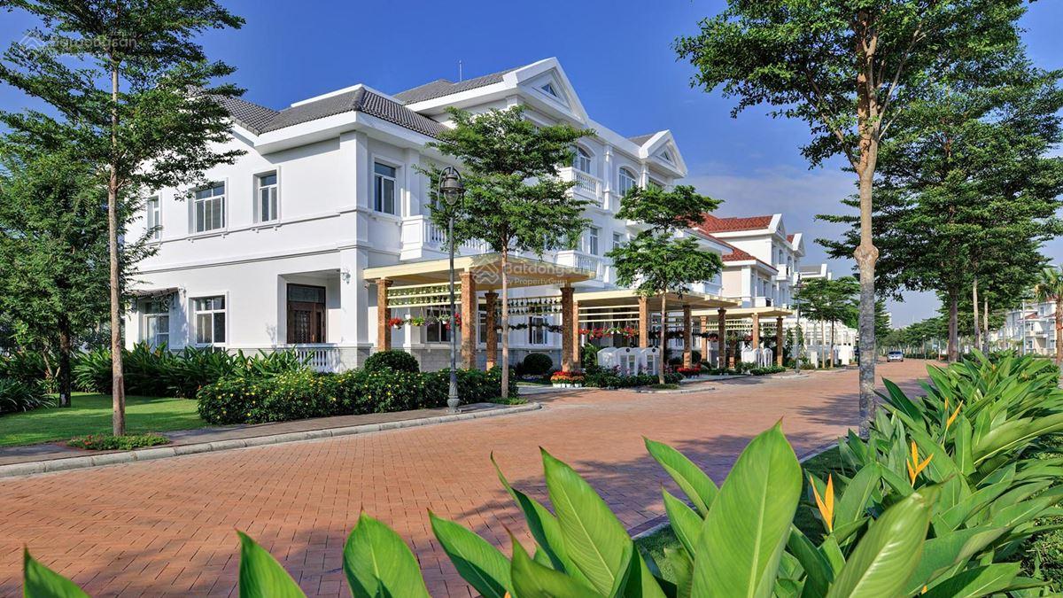 Bán biệt thự góc 3 mặt tiền VIP Chateau view sông nội thất cao cấp, DT 760m2, Phú Mỹ Hưng, Quận 7