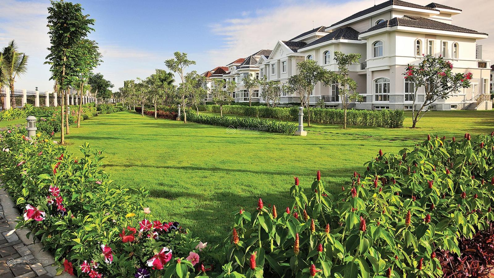 Bán biệt thự góc 3 mặt tiền VIP Chateau view sông nội thất cao cấp, DT 760m2, Phú Mỹ Hưng, Quận 7