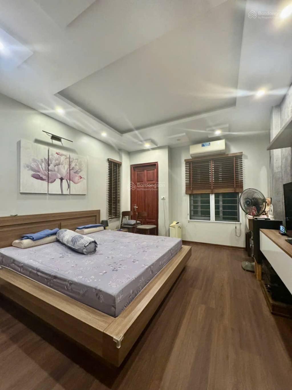 Duy Nhất! Nhà CHÙA BỘC 30m, 6 Tầng Mới Đẹp, Sổ Vuông, Ngõ Nông, Nhỉnh 6 TỶ