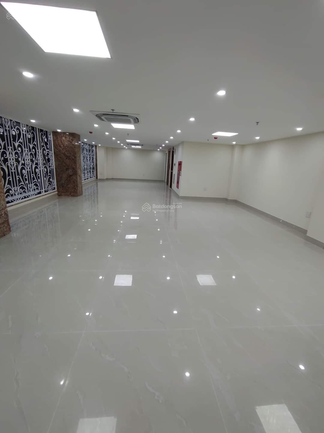 Cho thuê nhà ngõ 71 phố Đỗ Quang diện tích 70 m2, mặt tiền 5 mét x 5 tầng, nhà thiết kế hiện đại