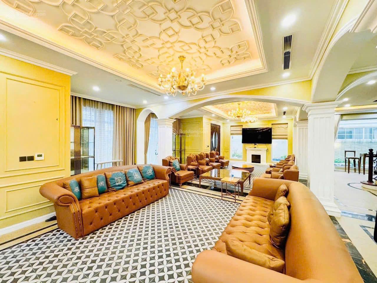 Siêu rẻ! nhà đẹp giá tốt! Biệt thự 250m2 x 4 tầng mặt tiền 10m Hud Mê Linh, Tặng 1 cây vàng 9999