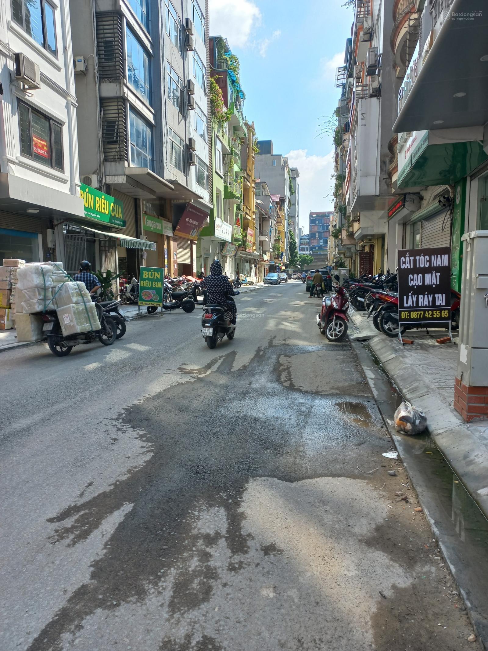 Cho thuê nhà ngõ 71 phố Đỗ Quang diện tích 70 m2, mặt tiền 5 mét x 5 tầng, nhà thiết kế hiện đại