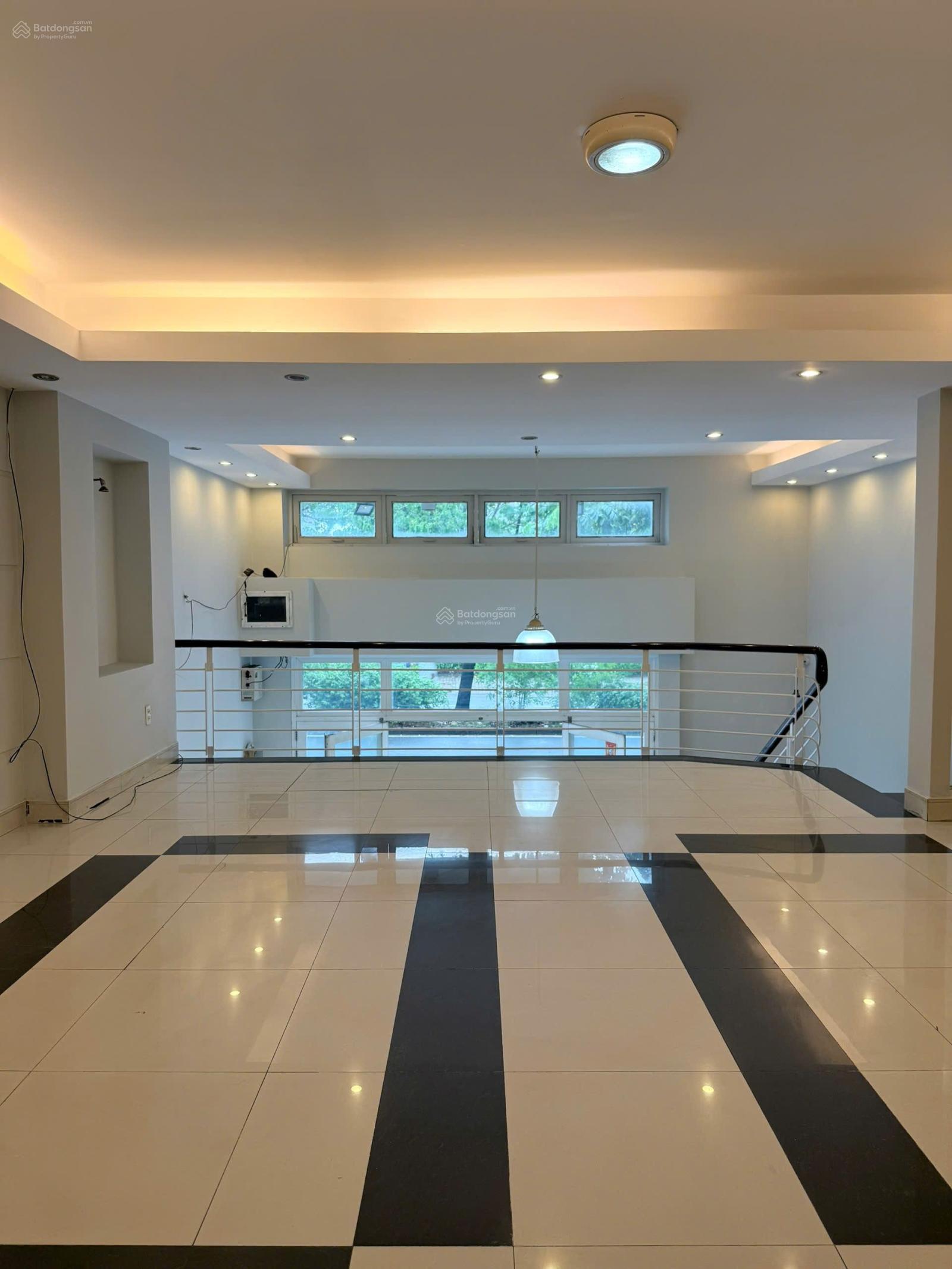 Nhà Mặt Tiền Hoàng Quốc Việt 1 Trệt Lửng 3 Lầu 6x20m 5 Phòng . Gần Nguyễn Lương Bằng Nhà Mặt Tiền Hoàng Quốc Việt 1 Trệt Lửng 3 Lầu 6x20m 5 Phòng . Gần Nguyễn Lương Bằng