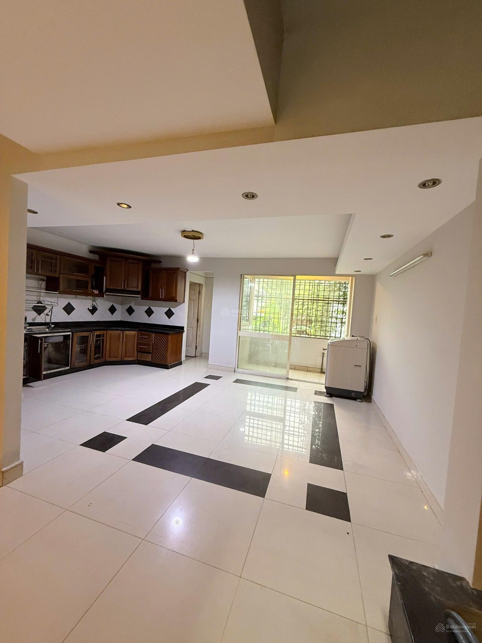 Nhà Mặt Tiền Hoàng Quốc Việt 1 Trệt Lửng 3 Lầu 6x20m 5 Phòng . Gần Nguyễn Lương Bằng Nhà Mặt Tiền Hoàng Quốc Việt 1 Trệt Lửng 3 Lầu 6x20m 5 Phòng . Gần Nguyễn Lương Bằng