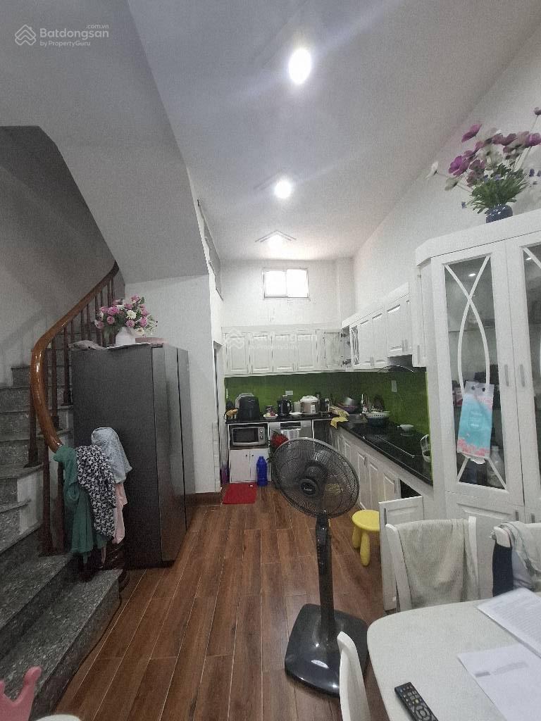 Hiếm có! Nhà Tôn Thất Tùng 30m2, 6 tầng, ngõ nông thông rộng, đủ công năng, 6.9 tỷ có TL