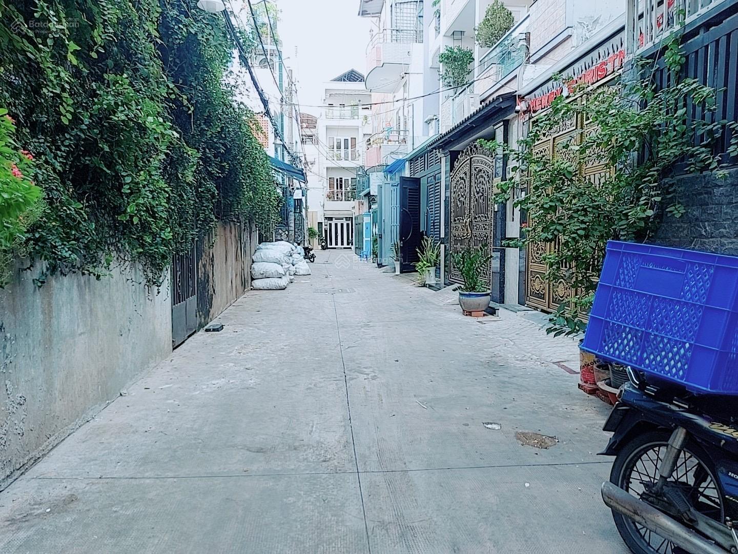 Gấp bán về quê - hẻm xe hơi đường Trường Chinh P12 Tân Bình - 74m2 - chỉ 5.3 tỷ