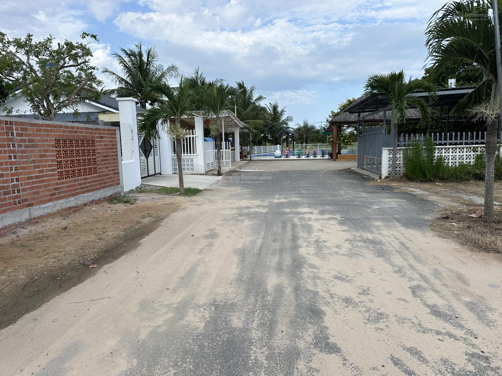 Bán đất ngay khu nghỉ dưỡng biển Hồ Tràm Happy Gadern DT 6x28m = 169m2. Xuống biển 1km. Vị trí vip