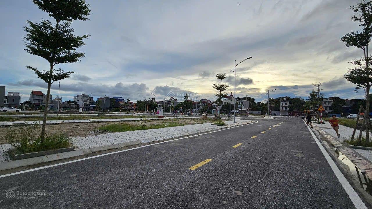 Chỉ 2,29 tỷ cho lô tái định cư Phương Khê gần bệnh viện Nhi Đức. Diện tích 44m2 đường 7m, xây đẹp