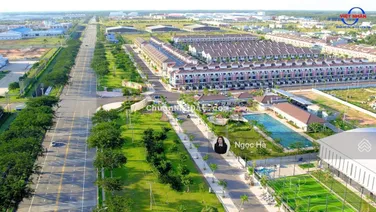Kẹt tiền bán căn nhà phố tại Suncas Central sổ hổng sẳn chỉ 2 tỷ 8xx /100m2
