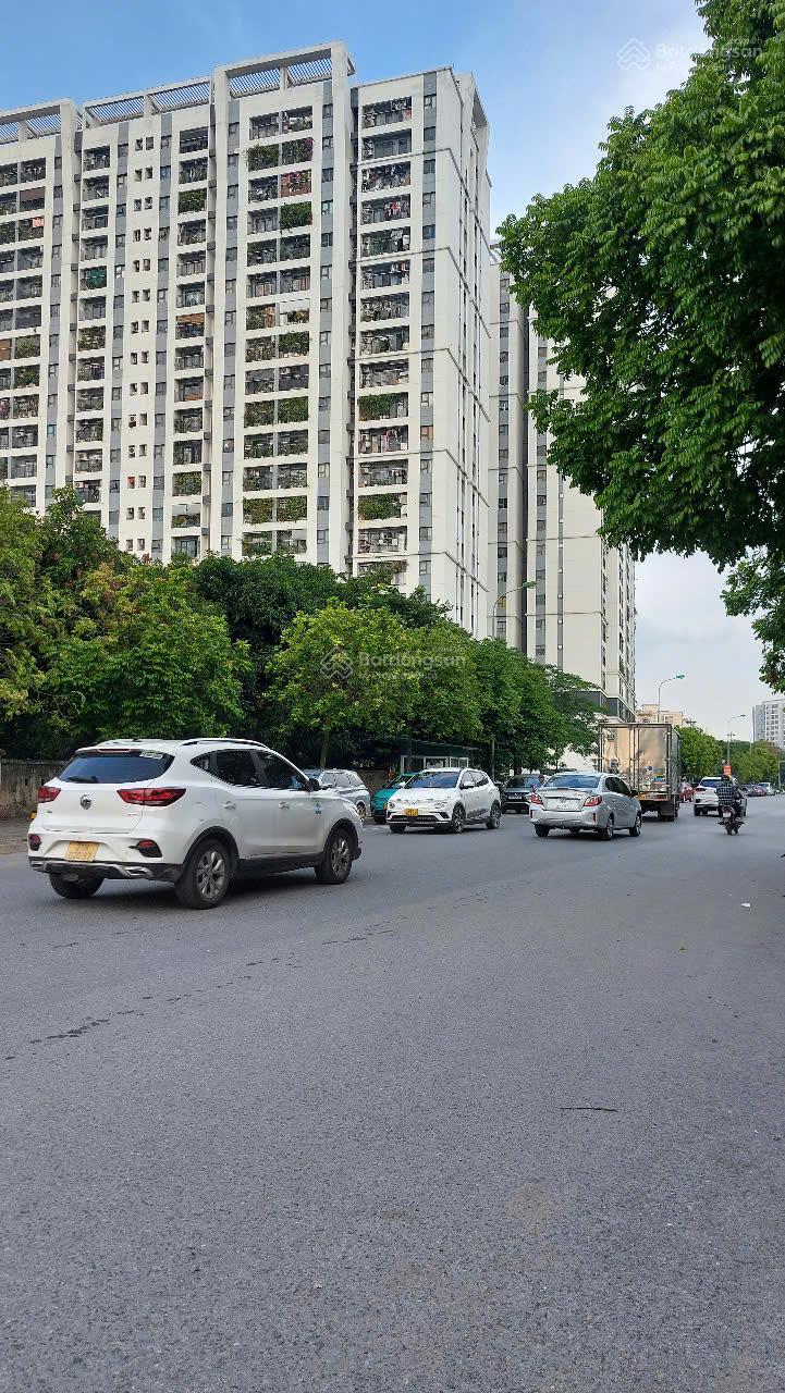 Bán nhà phố Nguyễn Lam, 42m2- 7 tầng- mặt tiền 5m, 13.2 tỷ, ô tô 7 chỗ, thang máy, gần mặt phố