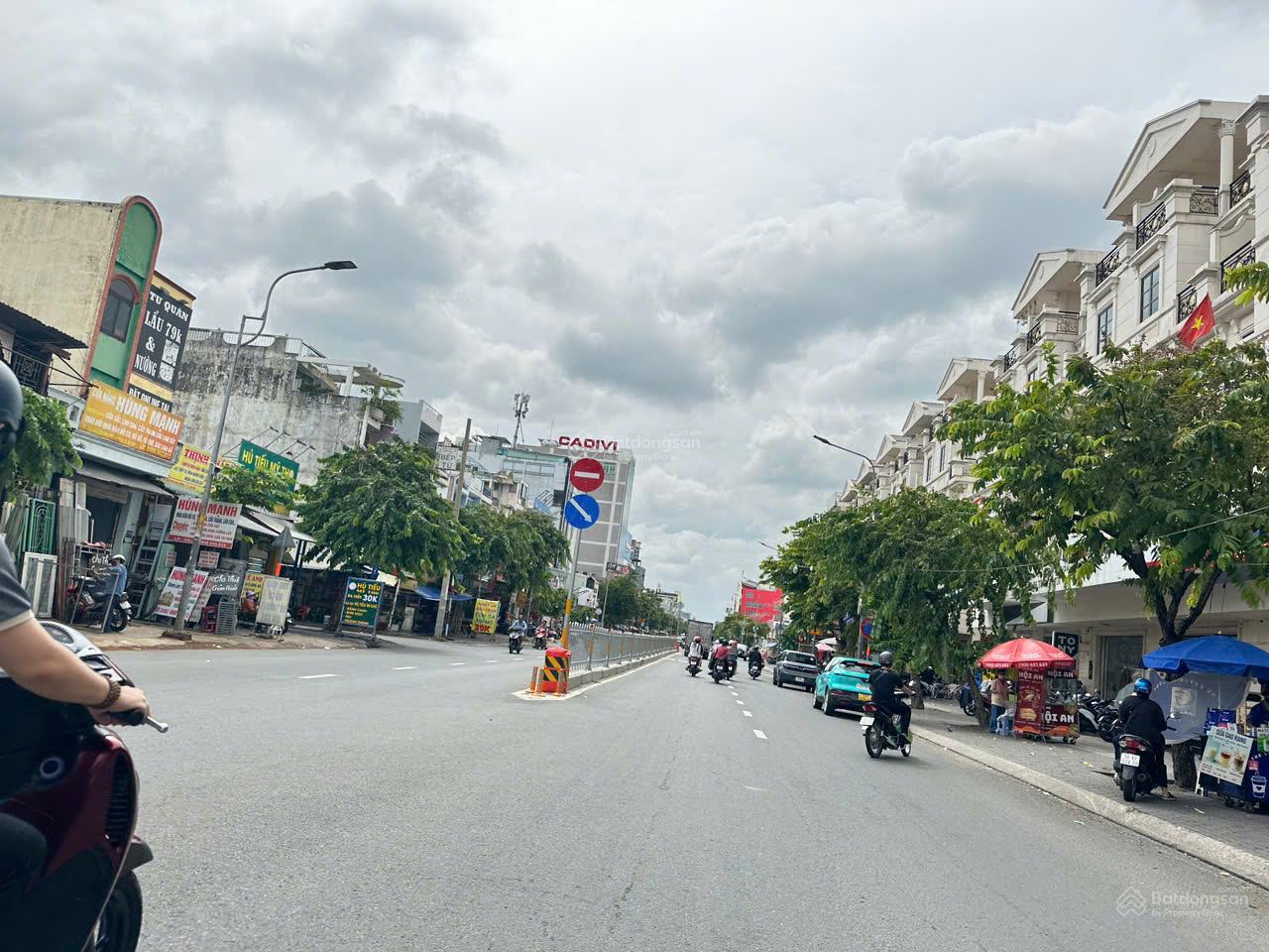Chủ cần bán căn góc 2MT siêu hiếm DT 16 x 31m CN 300m2. Đường 40m và bên hông 12m, HĐT 120tr