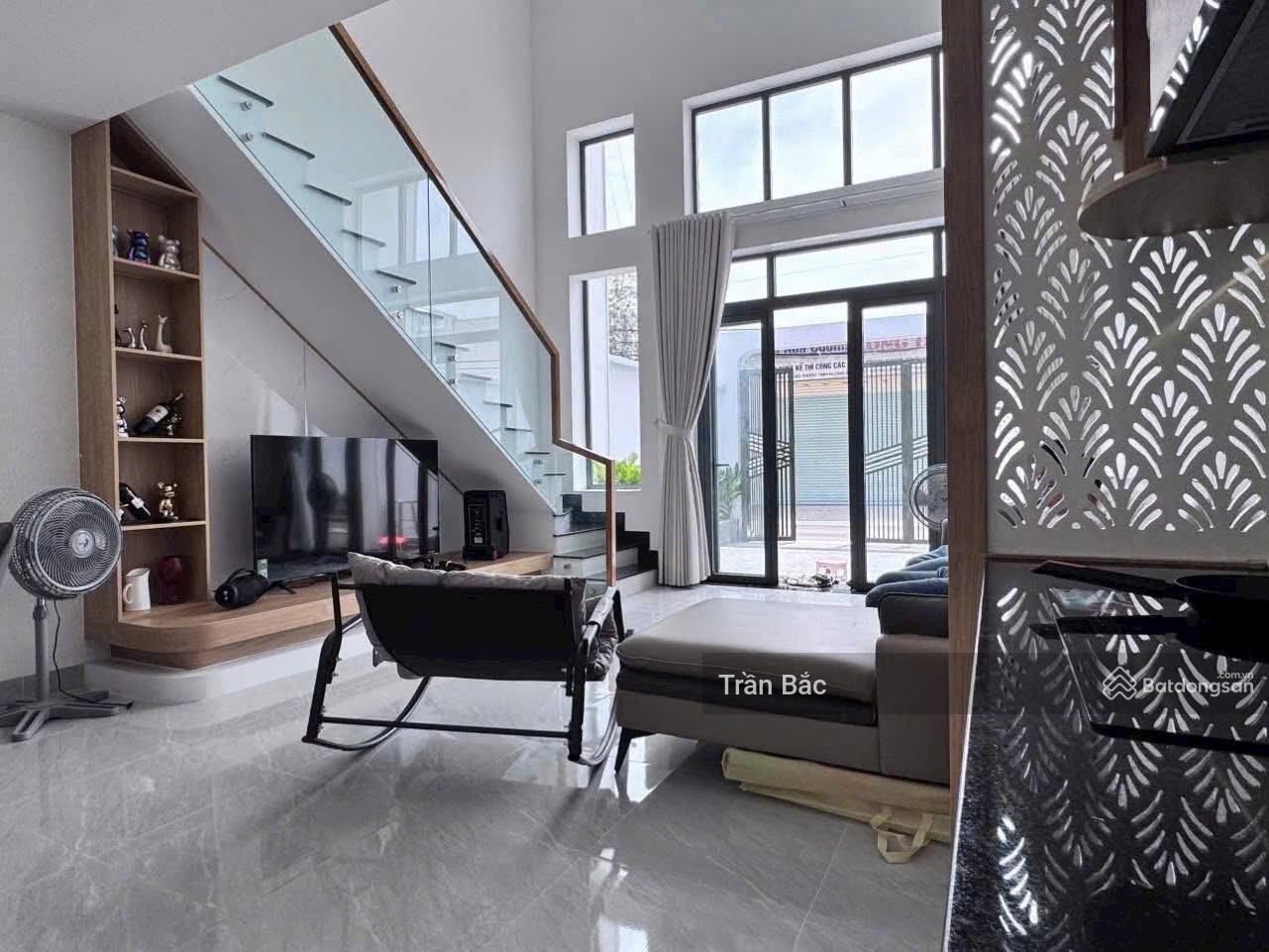 Bán nhà xây mới đẹp theo phong cách hiện đại ở Phước Tỉnh ( Long Hải - Tp. HCM), giá bán 3 tỷ 5