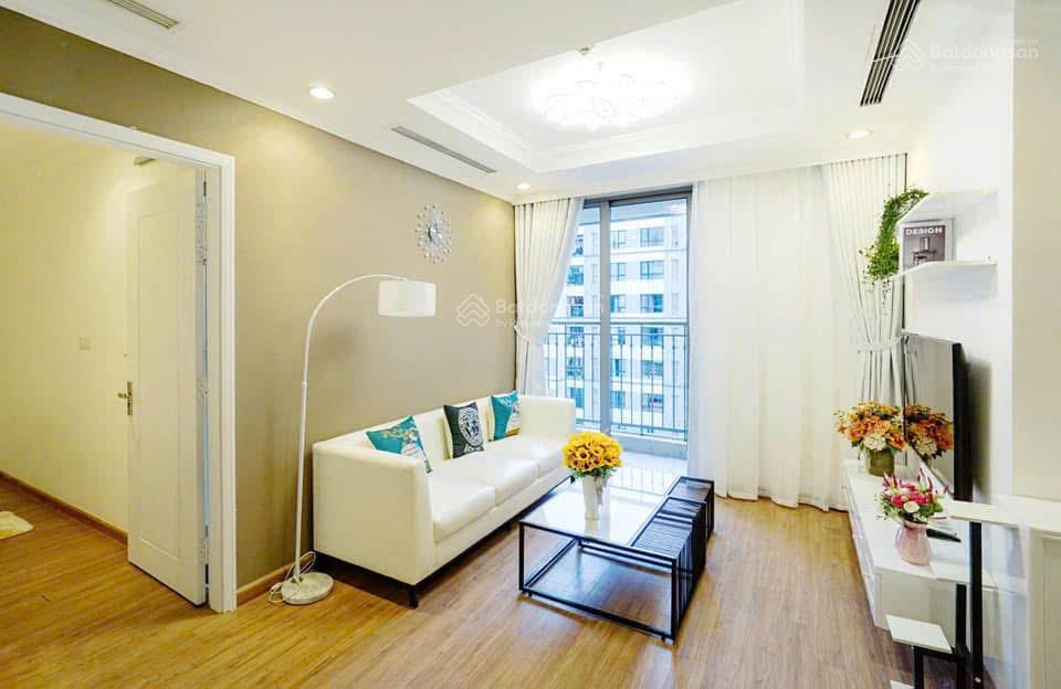 Hot (cần bán) CHCC Osaka Complex 48 Ngọc Hồi. DT: 71m2. 2PN + 2WC. Giá: 4, 2tỷ. LH: 0973 993 ***