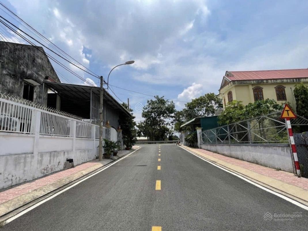 Chủ qua nước ngoài định cư, cần bán gấp lại lô đất đẹp giá quá rẻ. Giá chốt còn bớt lộc cho khách