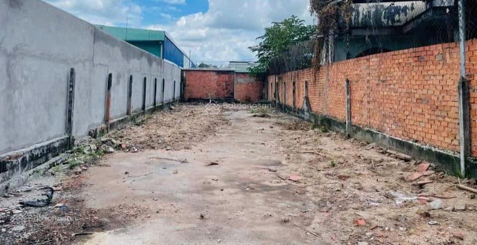 Chủ qua nước ngoài định cư, cần bán gấp lại lô đất đẹp giá quá rẻ. Giá chốt còn bớt lộc cho khách