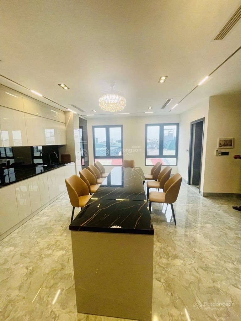 Bán nhà Hoa Lâm, Long Biên: 40m2, 6 tầng, 8 tỷ, lô góc, thang máy, ô tô tránh, ở ngay, 0944 311 ***