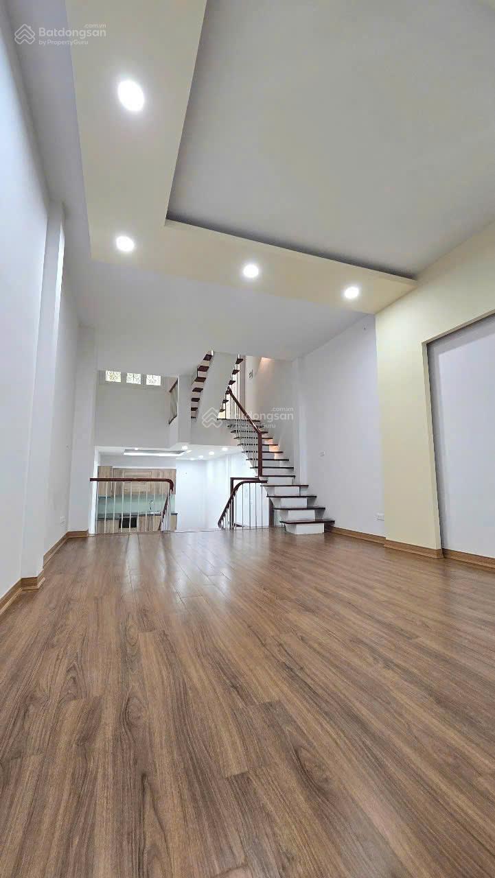 Cho thuê nhà 90m2 x 5 tầng, Ngõ phố 106 Hoàng Quốc Việt, nhà đẹp, giá thuê 30 tr/ th Cho thuê nhà 90m2 x 5 tầng, Ngõ phố 106 Hoàng Quốc Việt, nhà đẹp, giá thuê 30 tr/ th