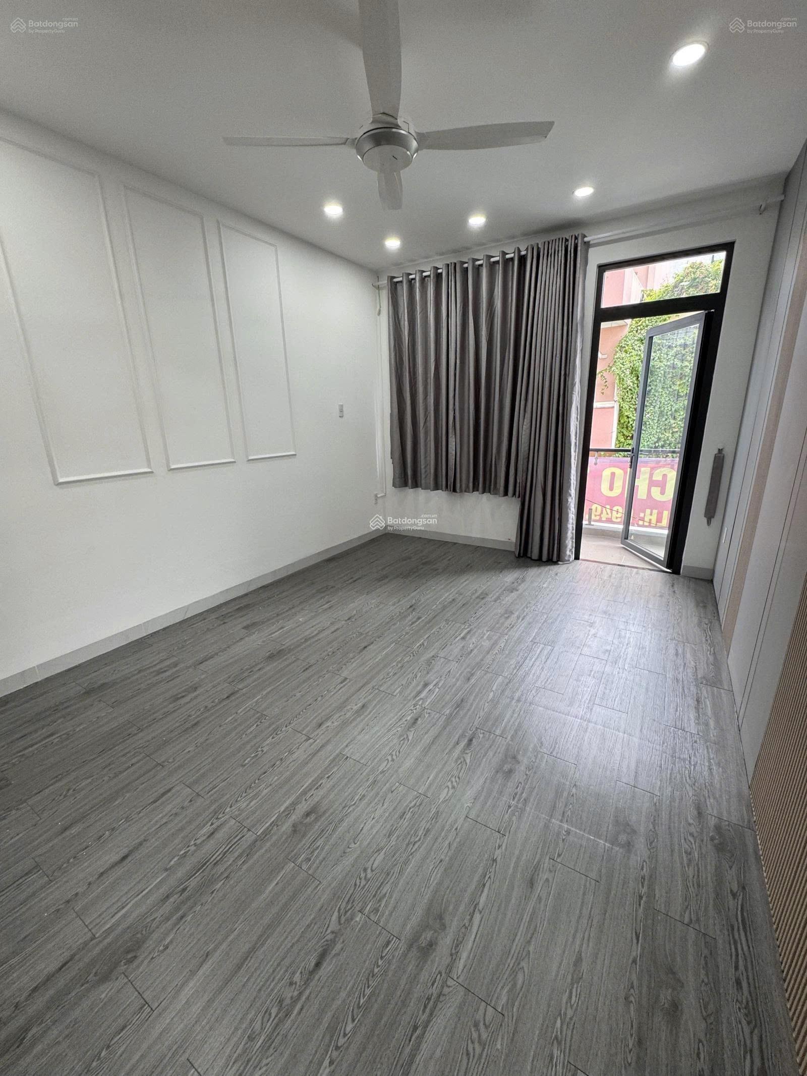 Cho thuê nhà nguyên căn mặt tiền Âu Cơ, quận Tân Bình DT 4x20m - 5 lầu. Thang máy. Giá 42tr/tháng