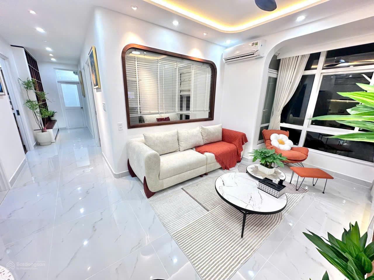 Bán căn hộ chung cư Sky Garden 3, 5,45 tỷ, 70m2, view đẹp, Quận 7, HCM