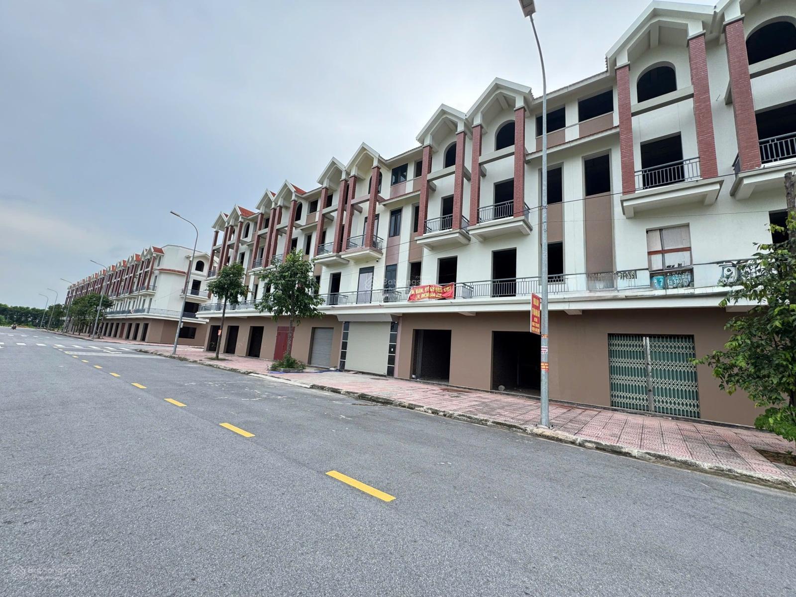 Bán nhà xây thô trục chính LK8 - Vạn Phúc, Vạn An, Bắc Ninh diện tích: 76,5m2 | mặt tiền: 4m