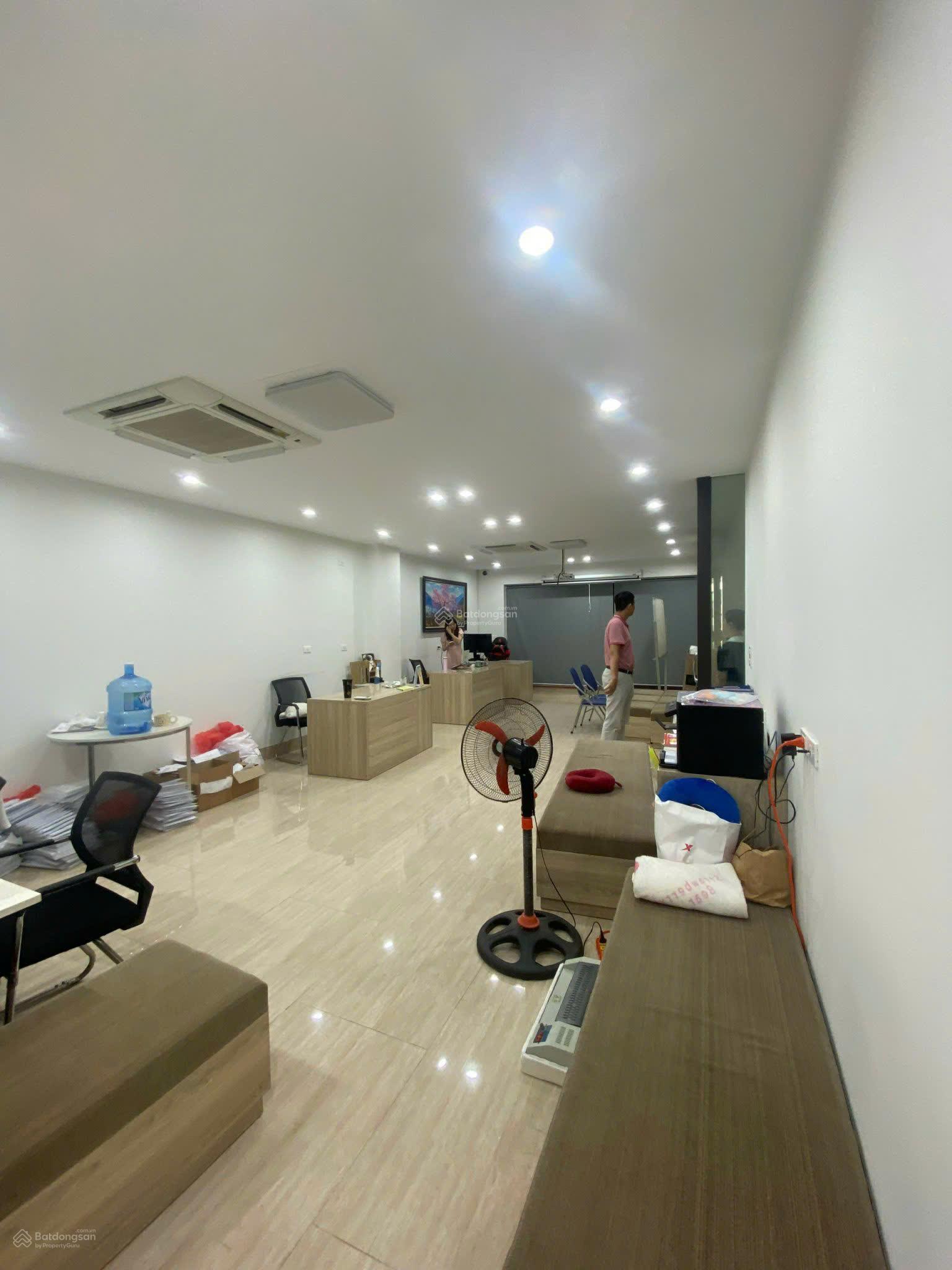 Cho thuê nhà KĐT Hoàng Thành Mỗ Lao. DT 120m2, 5 tầng, thang máy, ĐH âm trần. KD + VP đều đẹp