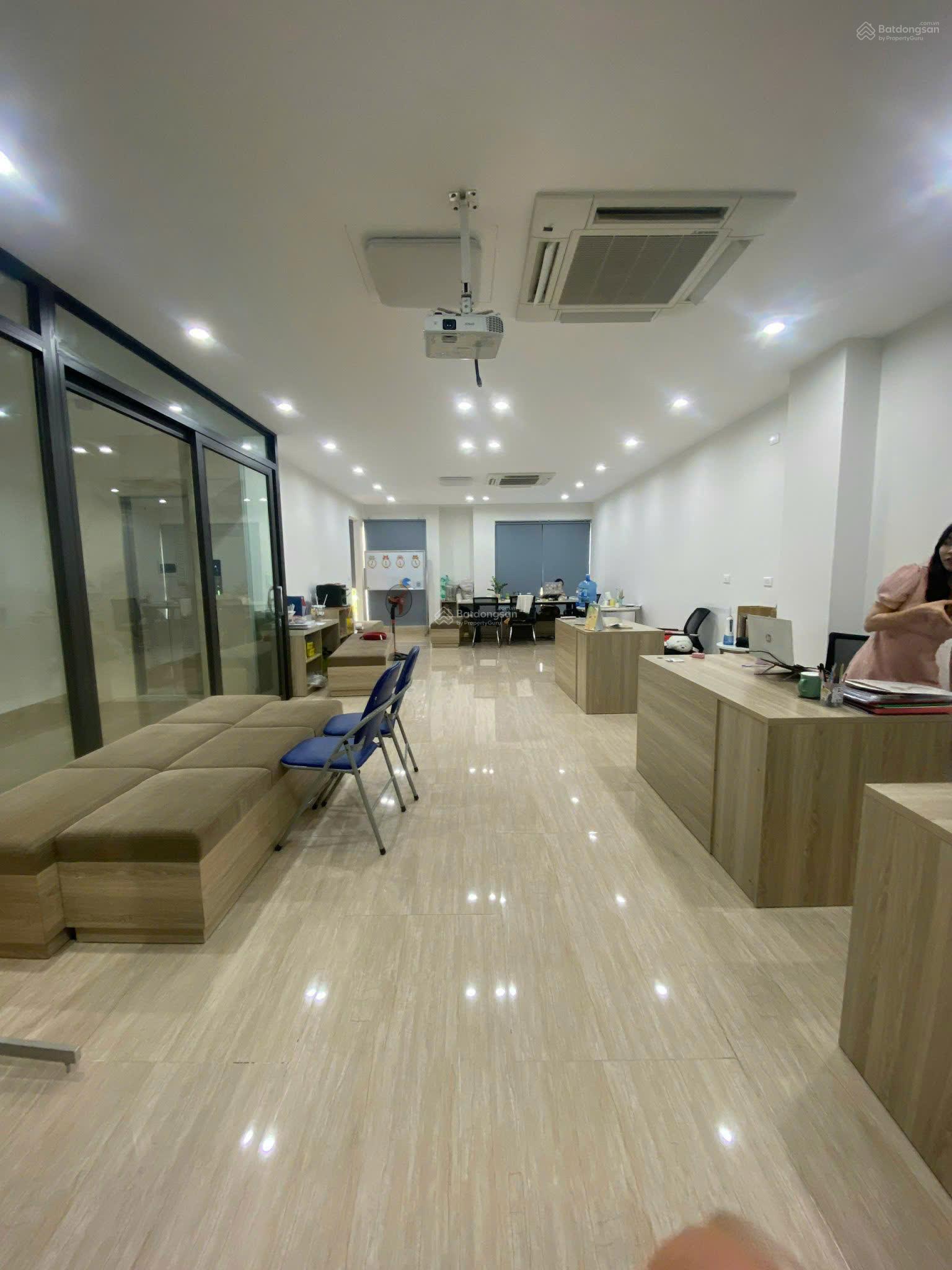 Cho thuê nhà KĐT Hoàng Thành Mỗ Lao. DT 120m2, 5 tầng, thang máy, ĐH âm trần. KD + VP đều đẹp