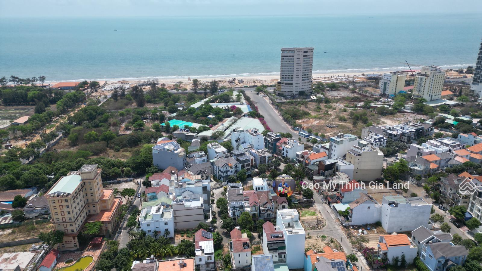 Bán biệt thự khu Phương Nam phường 8 gần biển 200m2 sổ hồng sở hữu lâu dài giá 18.8 tỷ