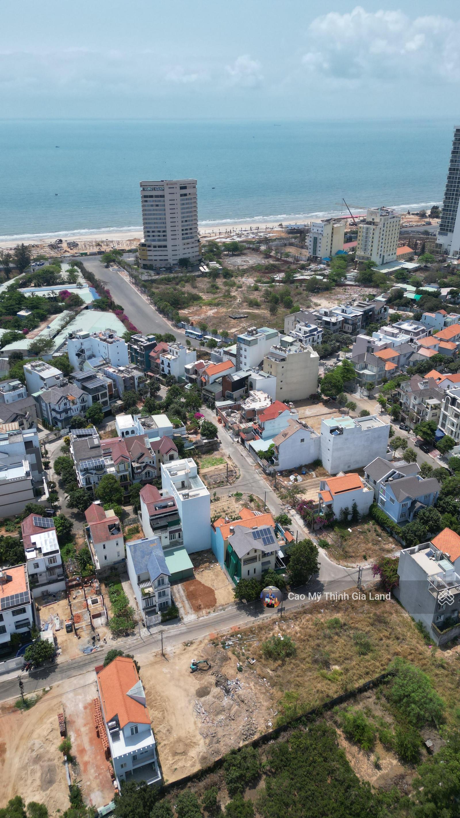 Bán biệt thự khu Phương Nam phường 8 gần biển 200m2 sổ hồng sở hữu lâu dài giá 18.8 tỷ