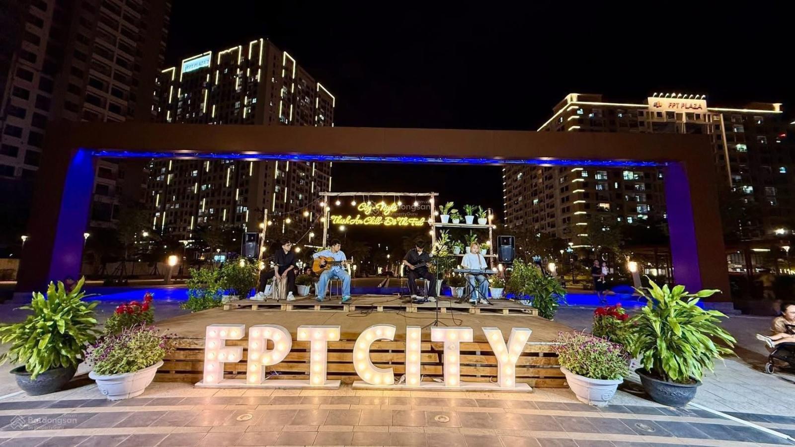 Bán CC 2PN, 2WC, 67m2 tại FPT Plaza 3, giá siêu hời 2,75 tỷ, view đẹp