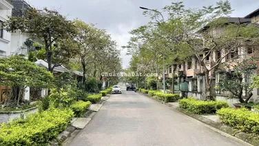 BTSL 227m2 trục chính KĐT Hoa Phượng sẵn sổ đỏ, nhà thô nguyên bản giá 125tr/m2. LH em 0988 585 ***