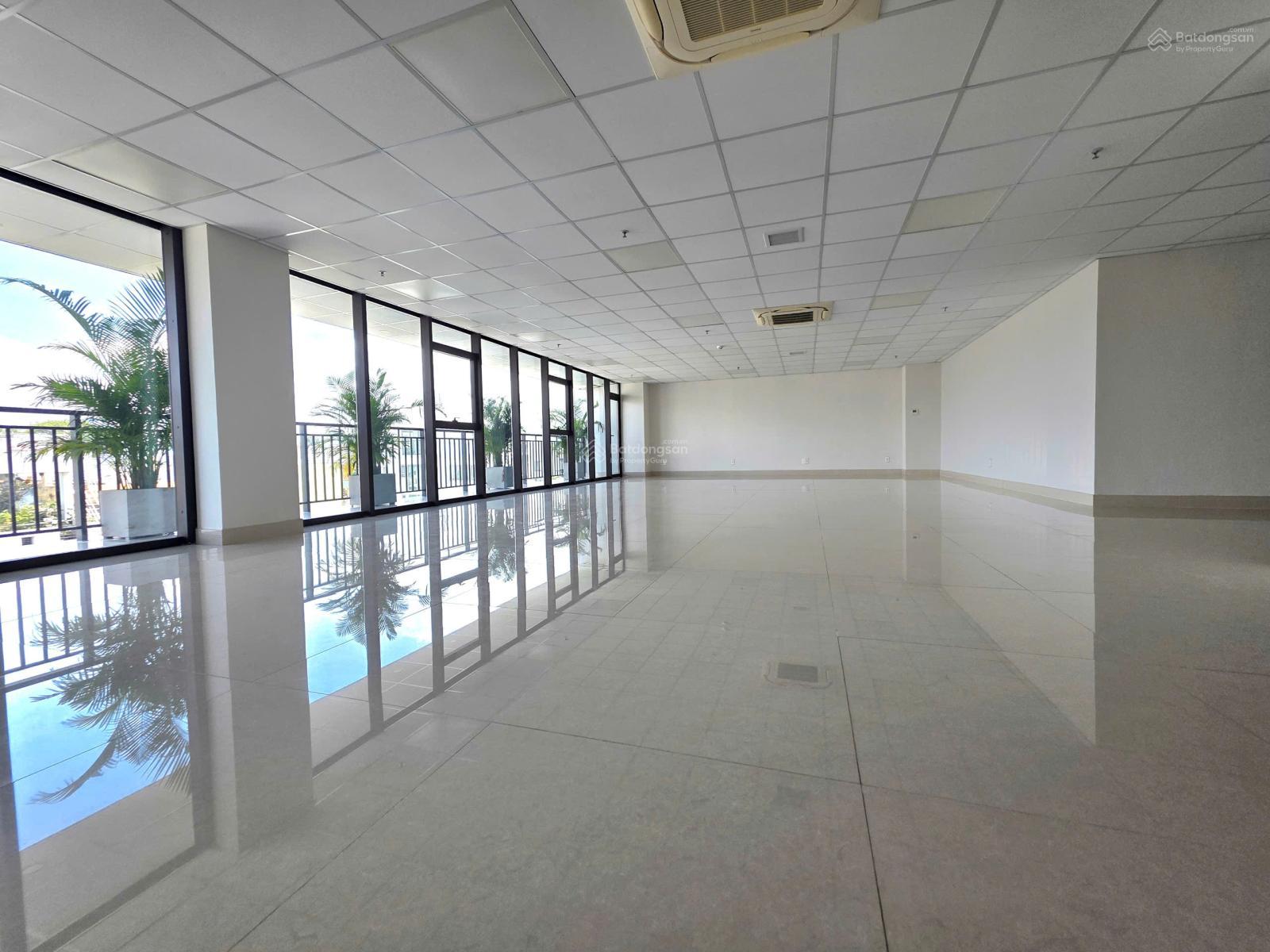 Văn phòng MT Lý Tự Trọng , Q1 giá tốt chỉ 40tr/180m2, gần ga Metro Bến Thành, LH ngay 0919 167 ***