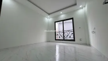 Bán nhà Tứ Hiệp 42m2 x 5 tầng, mặt tiền 4m, giá 7 tỷ, bãi ô tô gần nhà