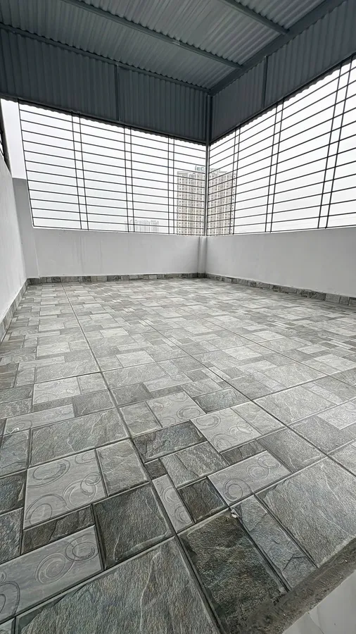 Bán nhà Tứ Hiệp 42m2 x 5 tầng, mặt tiền 4m, giá 7 tỷ, bãi ô tô gần nhà