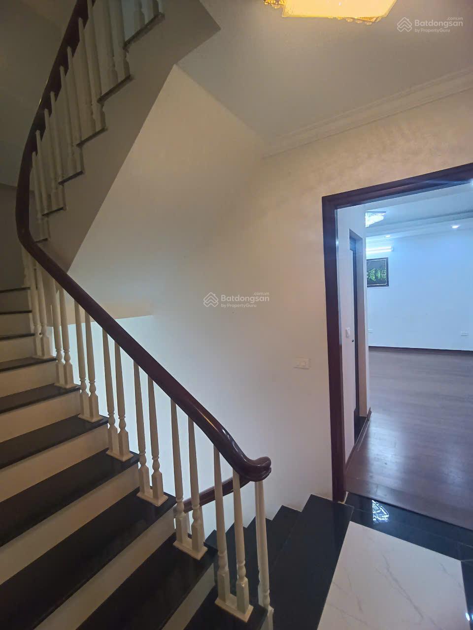 Cho thuê nhà KĐT Văn Phú, Hà Đông. DT 110m2, 4 tầng, lô góc, full điều hoà, thang máy, giá 38tr/th Cho thuê nhà KĐT Văn Phú, Hà Đông. DT 110m2, 4 tầng, lô góc, full điều hoà, thang máy, giá 38tr/th