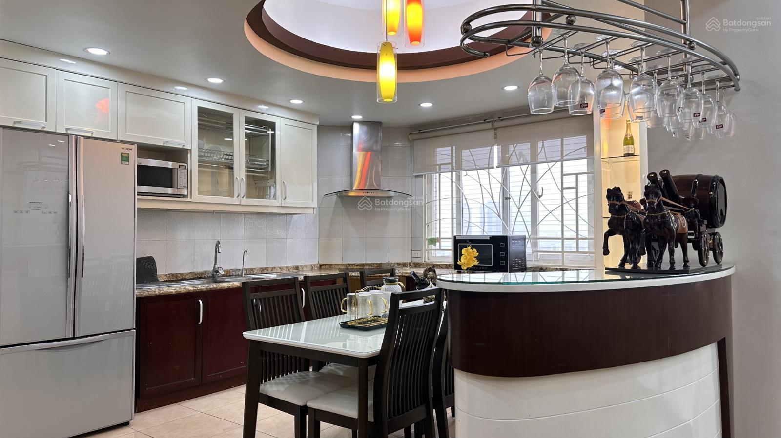 Cho thuê căn hộ GP Building 170 Đê La Thành, 105m2 2pn2wc. Đủ đổ, Vào Luôn