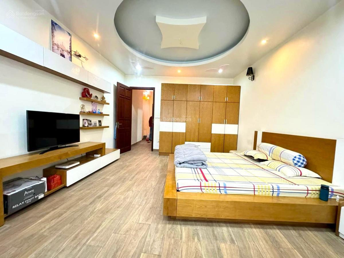 Nhà đẹp phân lô Kim Đồng gara ô tô thang máy chờ giá chỉ 22 tỷ phố Kim Đồng 78m2, 5 tầng MT 6m