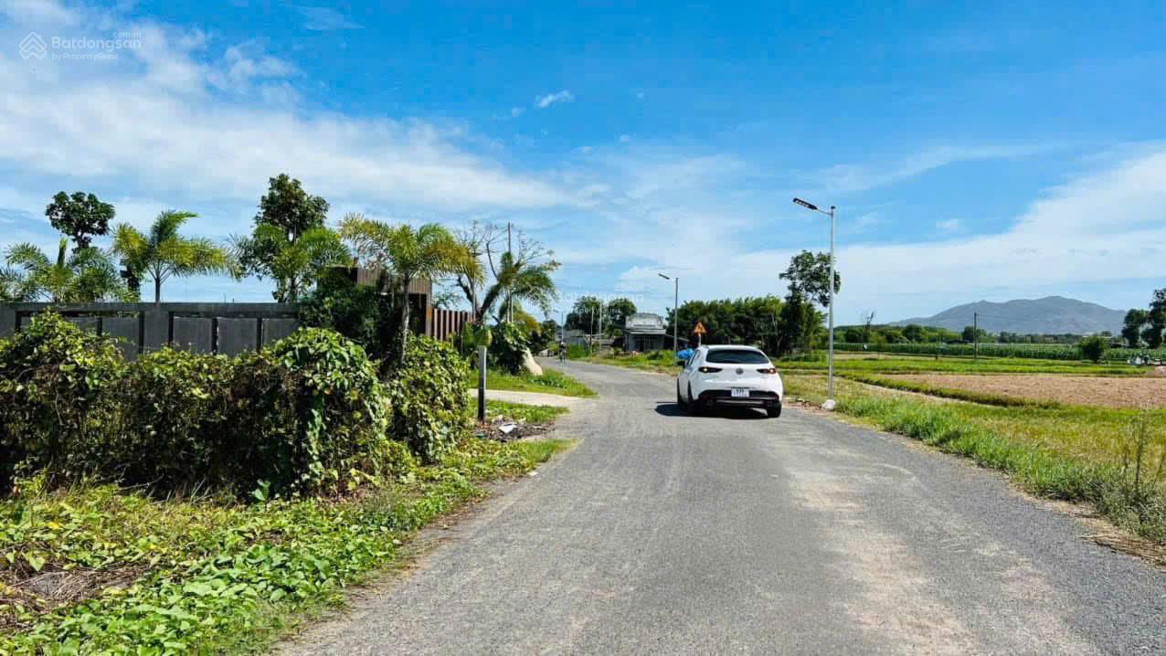 Bán lô đất biệt thự - Đường Trần Huy Liệu trung Tâm TT Đất Đỏ - ngang 15m x 37m giá chỉ 2 tỷ 450tr