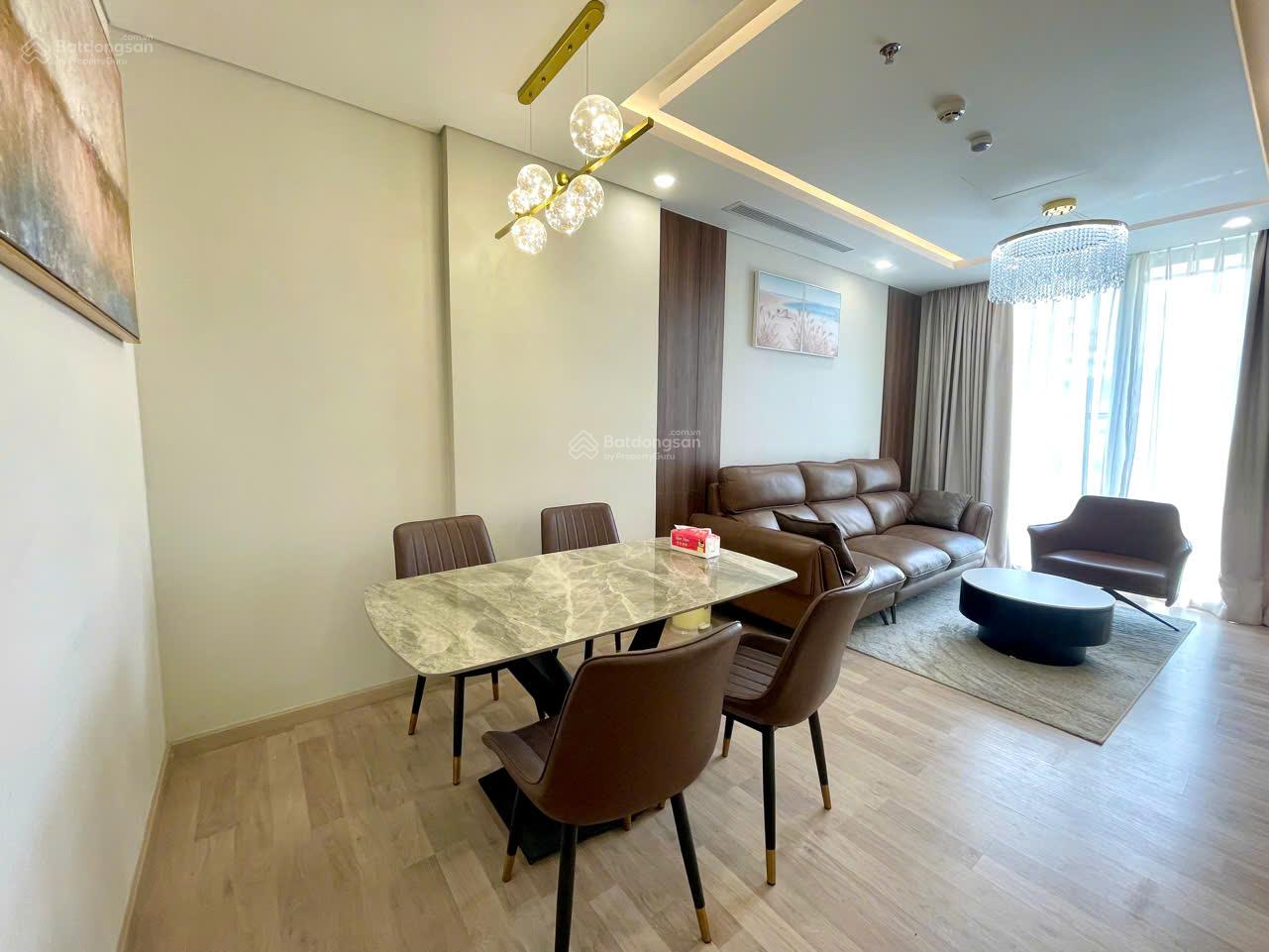 Cho thuê căn hộ 2 phòng ngủ CT1 Riverside Luxury.