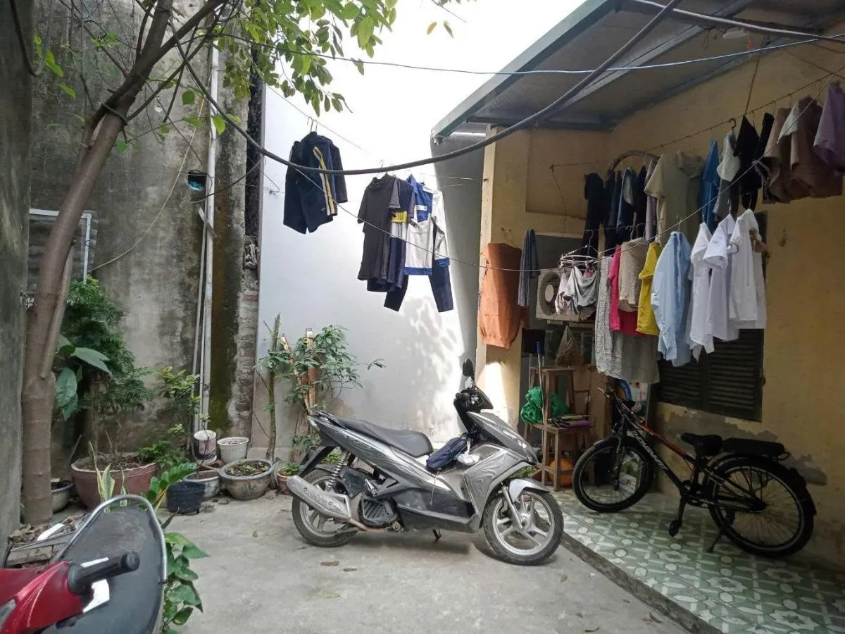 Bán đất có nhà cấp 4 Ngọc Hồi - Hoàng Liệt, DT 45m2, MT 5m, ba bước ra phố, giá đầu tư Bán đất có nhà cấp 4 Ngọc Hồi - Hoàng Liệt, DT 45m2, MT 5m, ba bước ra phố, giá đầu tư