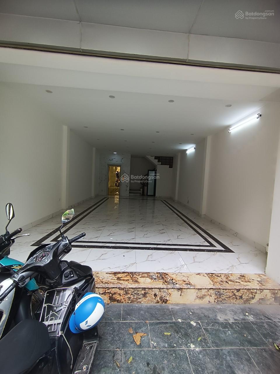 Cho thuê nhà mặt phố Trương Định, Hoàng Mai. DT 75m2, 5 tầng, MT 5m, điều hoà, thang máy, giá 50tr