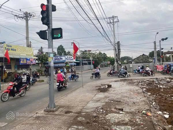 Mặt tiền đường kinh doanh ngay Võ Thị Lớn, Phường 4, TP. Gò Công. Giá cực ngộp 580 triệu / 115m2